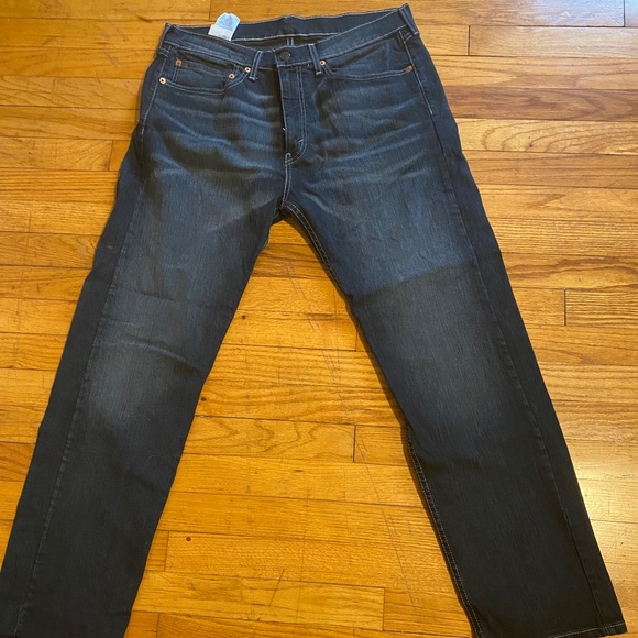 Levi Strauss men’s dark wash jeans. Like new - Picture 5 of 6